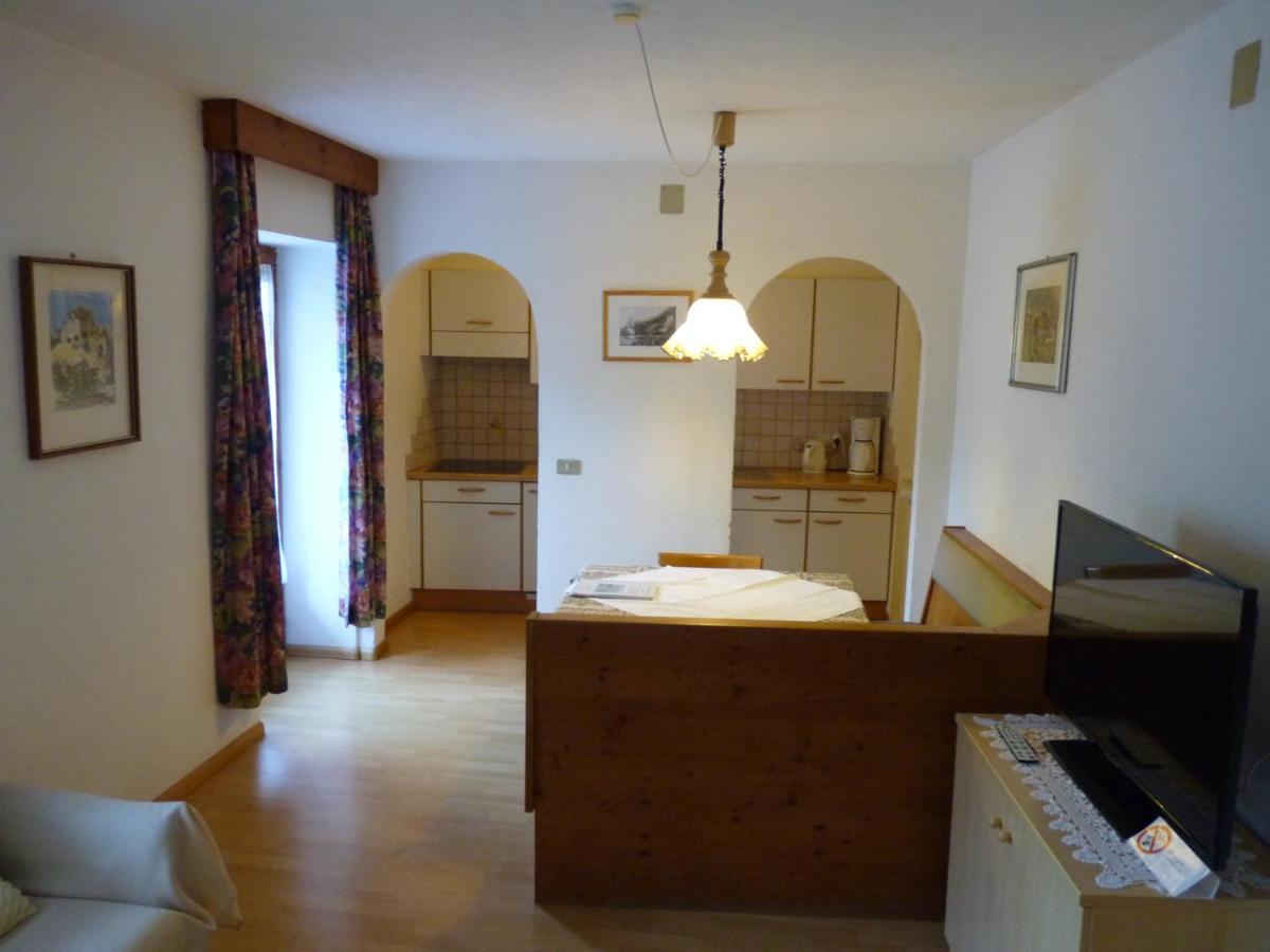 Schlosshof Zu Montani Morter Екстериор снимка